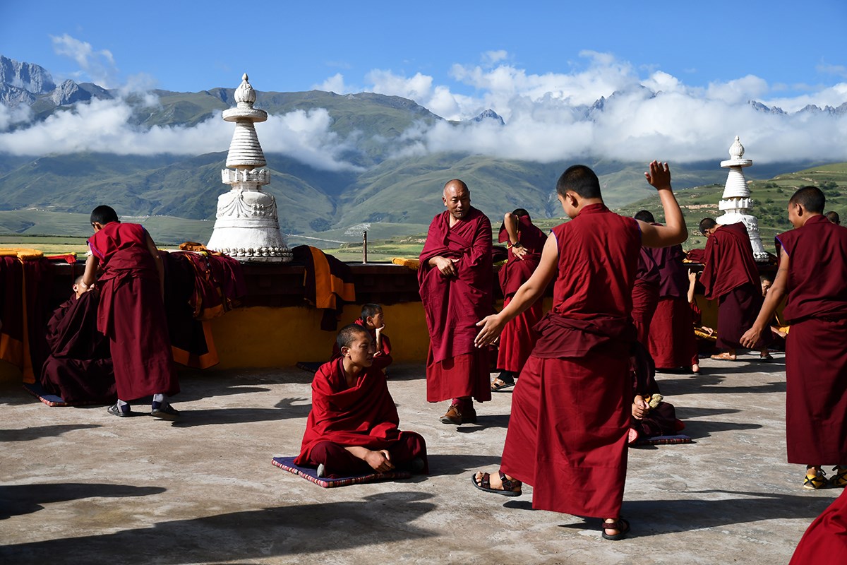 Debate in Ganzi Monastery