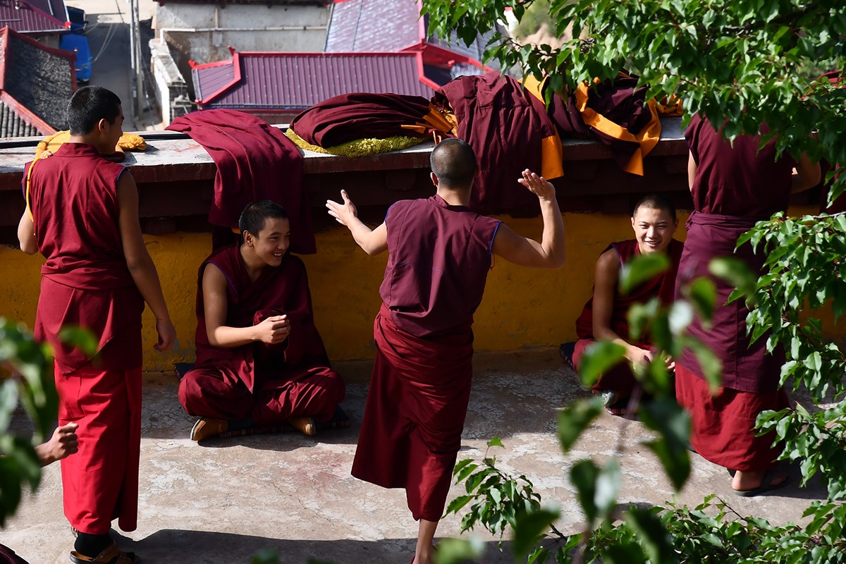 Debate in Ganzi Monastery