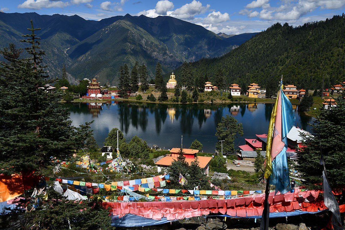 Tsoka Monastery and Tsoka Lake