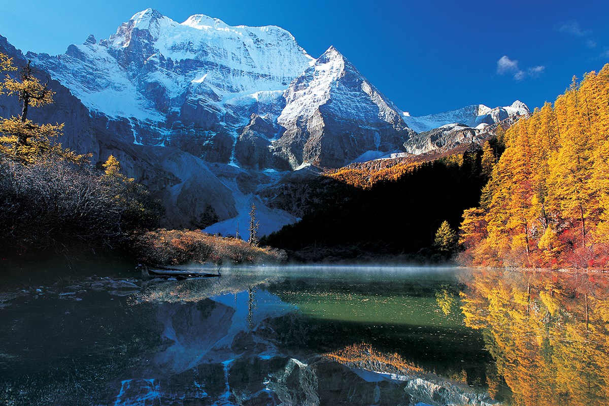Xiannairi and Tara Lake in Yading