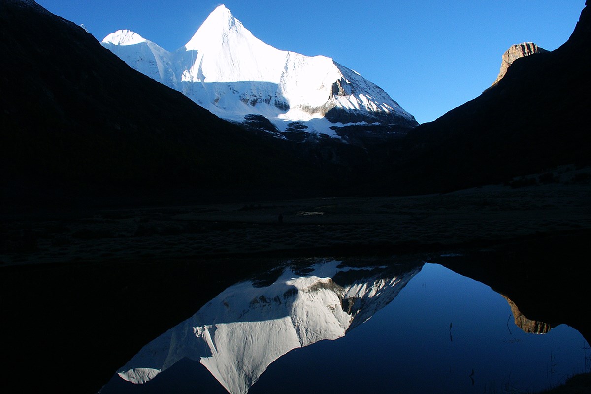 Yangmaiyong Mountain in Yading
